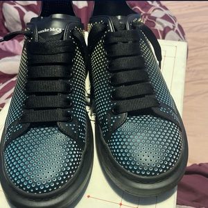 McQueens size 42 men